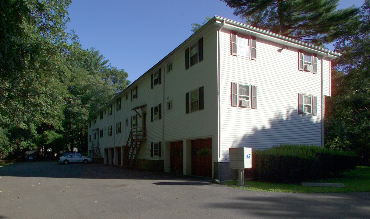 20 Copeland Dr in Mansfield, MA - Foto de edificio