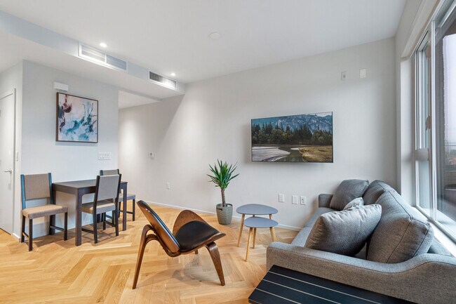 745 W 49th Ave in Vancouver, BC - Building Photo - Building Photo