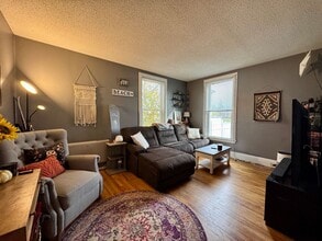 87 High St in Saco, ME - Building Photo - Building Photo