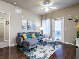 Big Oaks in Lakeland, FL - Building Photo