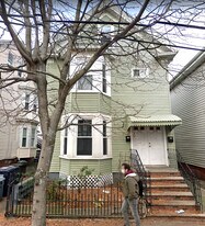 377 Prospect St, Unit 2 in Cambridge, MA - Building Photo