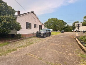 110 C St in Statesville, NC - Building Photo - Building Photo