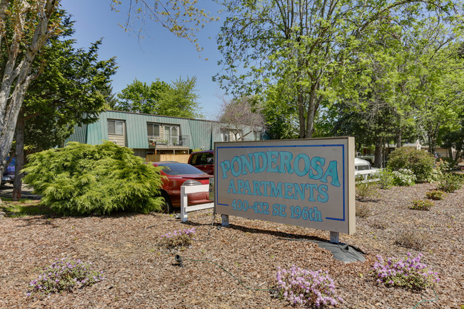 Ponderosa Apartments in Portland, OR - Building Photo - Building Photo