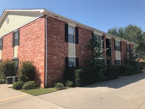 West Pointe Apartments in Newcastle, OK - Building Photo - Building Photo