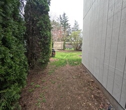 9516 SE 74th Ave in Milwaukie, OR - Building Photo - Building Photo