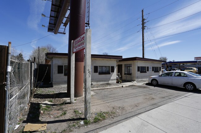 1190 S Sheridan Blvd in Denver, CO - Building Photo - Building Photo