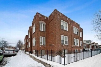 1008 W 76th St in Chicago, IL - Building Photo - Building Photo