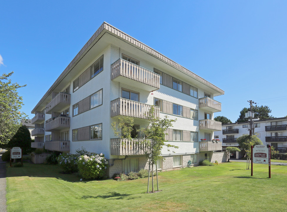 Belgrove Apartments in Victoria, BC - Building Photo