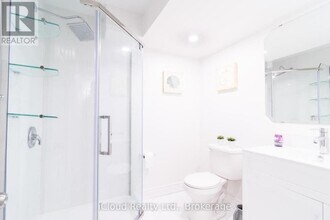 16 Stedford Cres in Brampton, ON - Building Photo - Building Photo