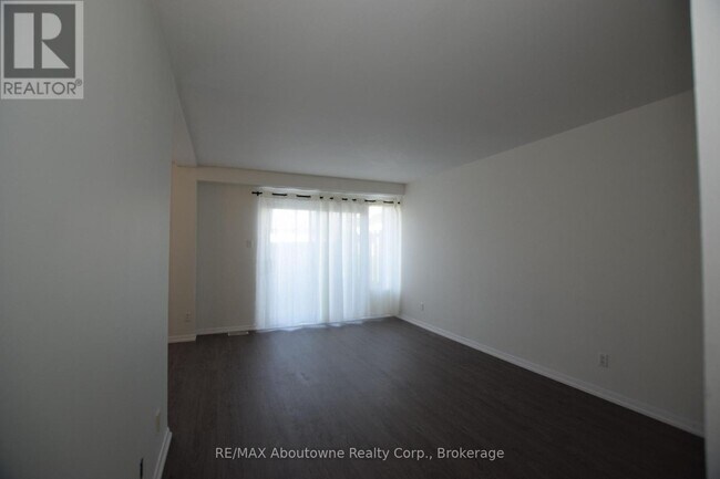 176 Henry St in Brantford, ON - Building Photo - Building Photo