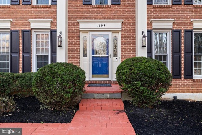 13558 Point Pleasant Dr in Chantilly, VA - Foto de edificio - Building Photo