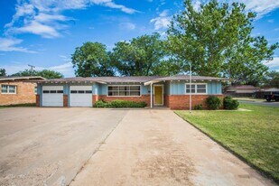 2702 38th St in Lubbock, TX - Building Photo