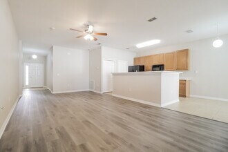 4831 Petal Pawpaw Ln in St. Cloud, FL - Building Photo - Building Photo