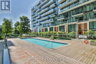 39 Queens Quay E in Toronto, ON - Building Photo - Building Photo