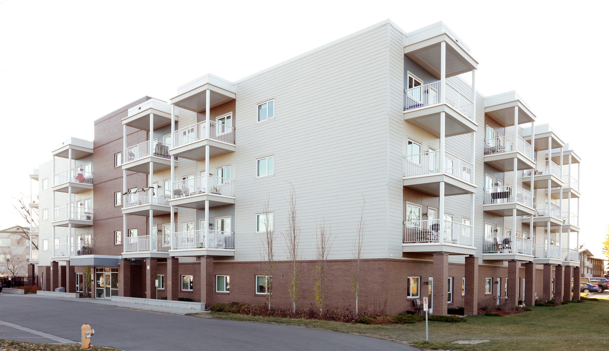 Ottewell Terrace in Edmonton, AB - Building Photo