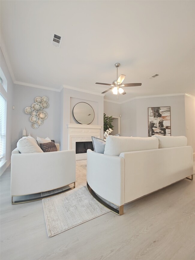 3810 Paigewood Dr in Pearland, TX - Building Photo - Building Photo