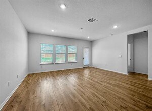 1941 Crowned Eagle Pass in Leander, TX - Building Photo - Building Photo