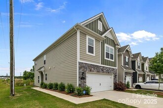 5207 Maynard Hl Dr in Monroe, NC - Building Photo - Building Photo