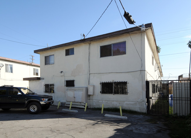 7821 S Figueroa St in Los Angeles, CA - Building Photo - Building Photo