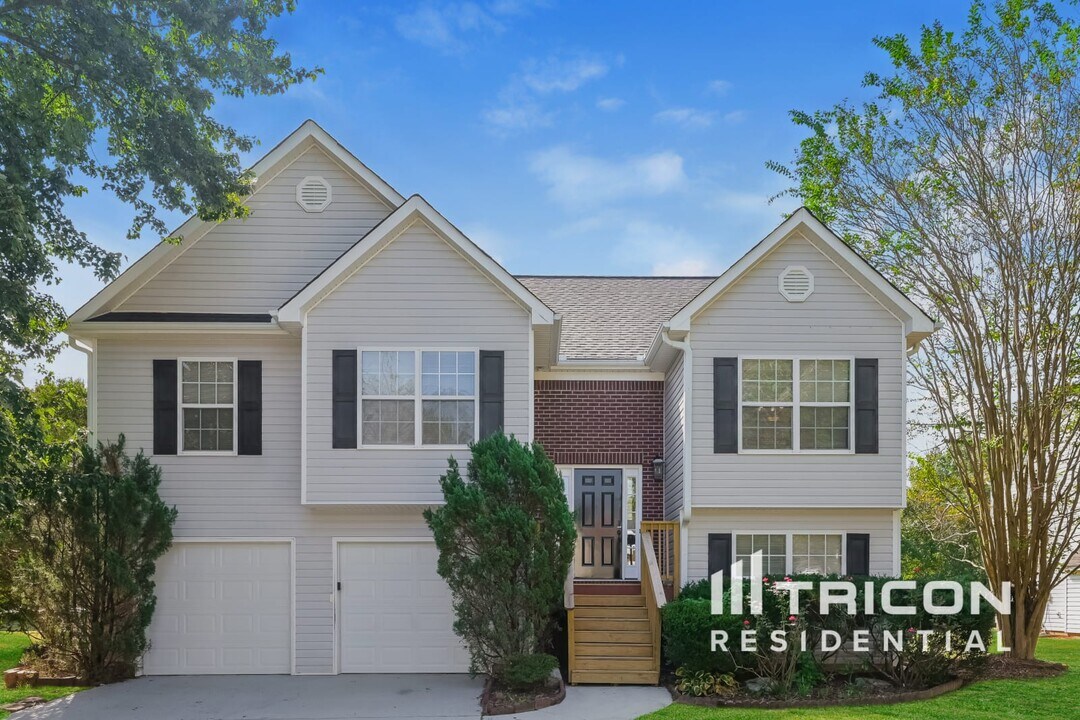 4060 Brushymill Ct in Loganville, GA - Building Photo