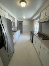 16525 Minnehaha St in Los Angeles, CA - Building Photo - Building Photo