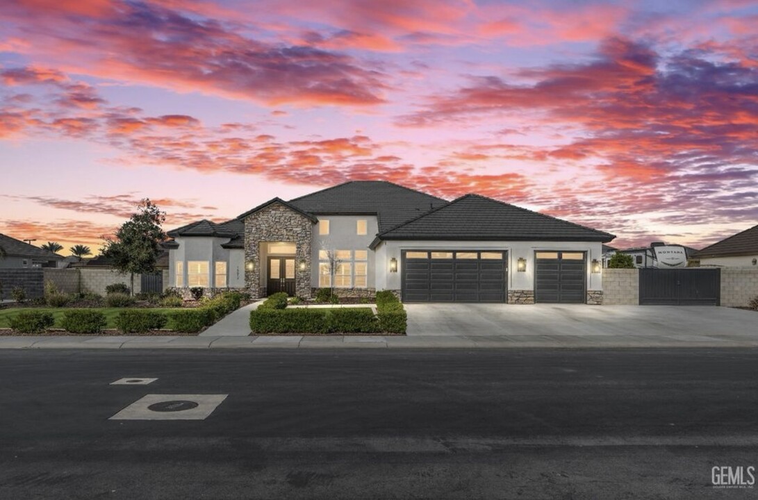 16612 Bellewood Pl in Bakersfield, CA - Building Photo