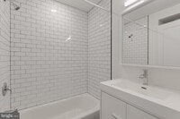 2418 W Jefferson St photo'