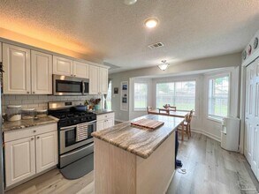 8036 Grand Bahama Dr in Pensacola, FL - Building Photo - Building Photo