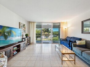 3 Bluebill Ave in Naples, FL - Building Photo - Building Photo