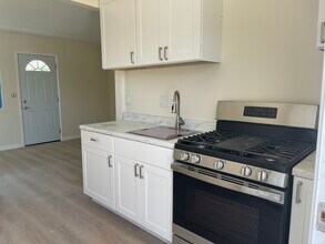 2206 Spring St, Unit A in Paso Robles, CA - Foto de edificio - Building Photo