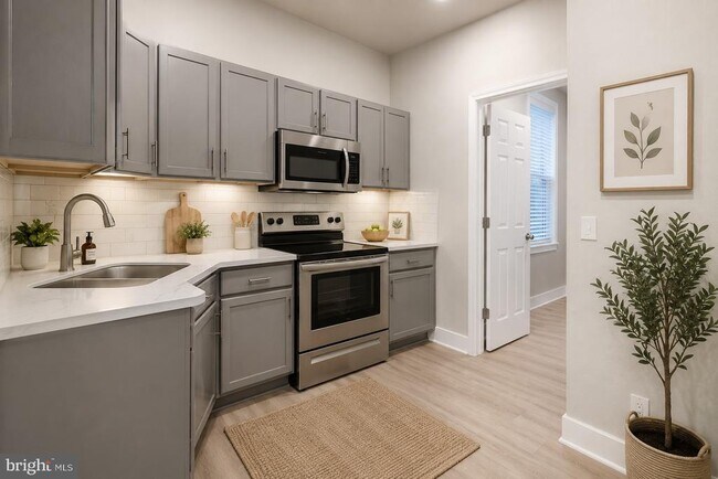 property at 3146 N Franklin St