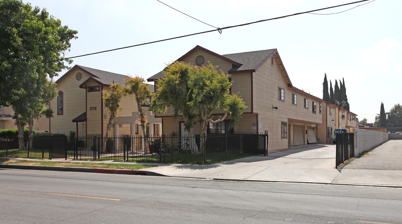 3712-3718 Cogswell Rd in El Monte, CA - Building Photo