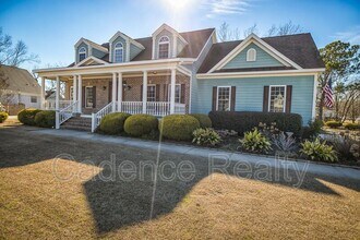 205 N Sea Lily Ct in Hampstead, NC - Building Photo - Building Photo