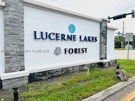 4760 Lucerne Lakes Blvd W in Greenacres, FL - Building Photo