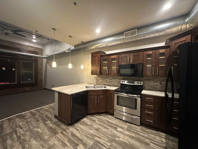 128 S Santa Fe Ave in Salina, KS - Building Photo - Building Photo