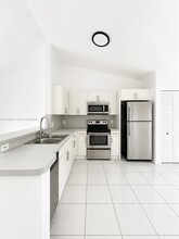 3204 San Remo Cir in Homestead, FL - Building Photo - Building Photo