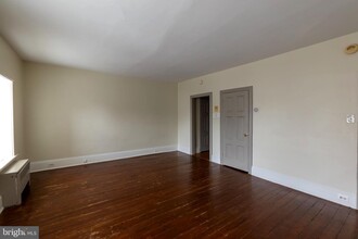 408 W Chelten Ave-Unit -3F in Philadelphia, PA - Foto de edificio - Building Photo