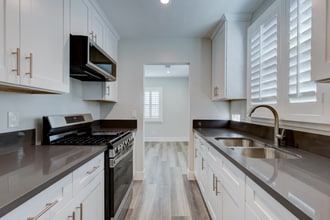 3310 W 15th St, Unit 3310 in Los Angeles, CA - Building Photo - Building Photo