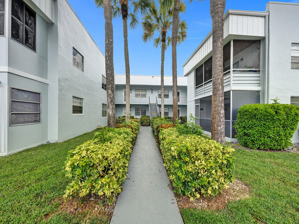 113 Normandy Ln-Unit -C 113 in Delray Beach, FL - Building Photo