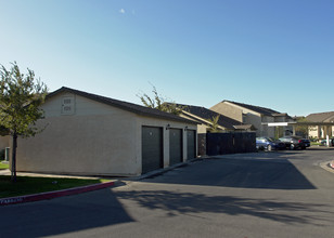 Canyon Springs in Fresno, CA - Building Photo - Building Photo