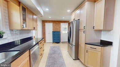 6705 Little Ann Ct in Springfield, VA - Building Photo - Building Photo