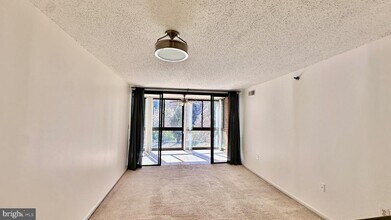 1001 N Randolph St in Arlington, VA - Building Photo - Building Photo