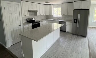 74 Western Ave, Unit 74 western ave. #2 in Marlboro, NY - Building Photo