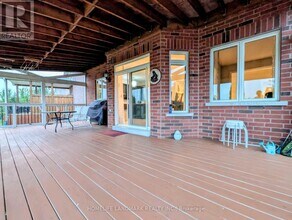 75 Pointon St in Aurora, ON - Building Photo - Building Photo