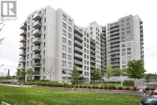 816 Lansdowne Ave in Toronto, ON - Building Photo