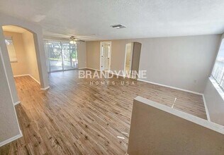 7815 Treasure Pointe Dr in Port Richey, FL - Foto de edificio - Building Photo