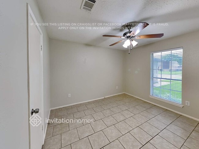 16511 Forest Bend Ave in Friendswood, TX - Building Photo - Building Photo