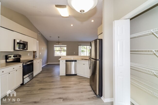 603 Parsons Reserve Ct in Seffner, FL - Foto de edificio - Building Photo