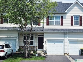 950 King Way in Breinigsville, PA - Building Photo - Building Photo