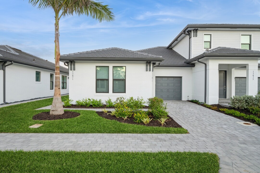 13071 Georges Cay in Ft. Myers, FL - Building Photo